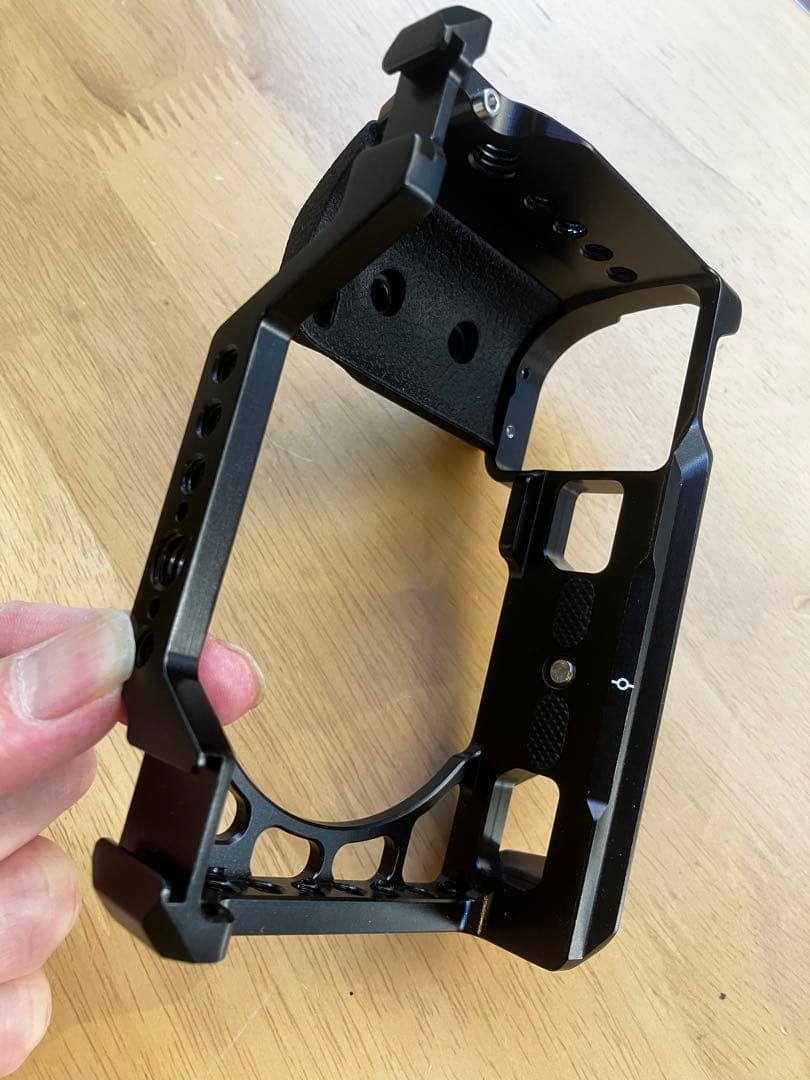 sony a6400 本体 +電池３個+希少品リグ+充電器　動画撮るのに便利