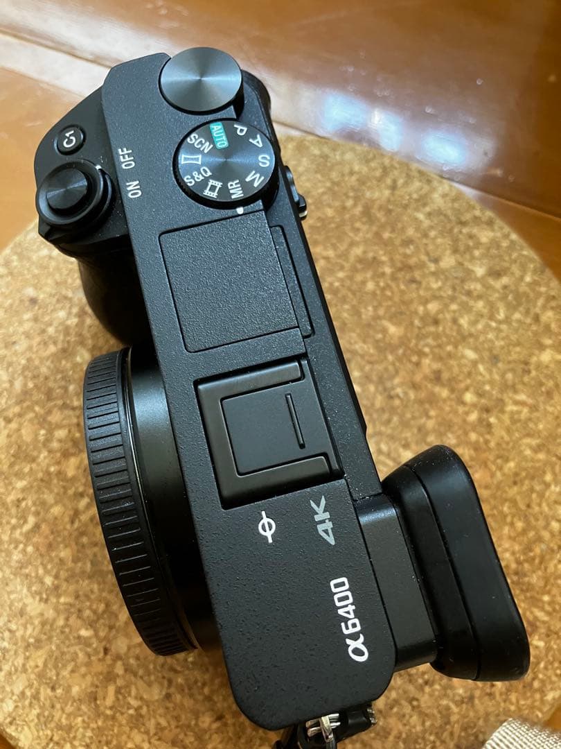 sony a6400 本体 +電池３個+希少品リグ+充電器　動画撮るのに便利
