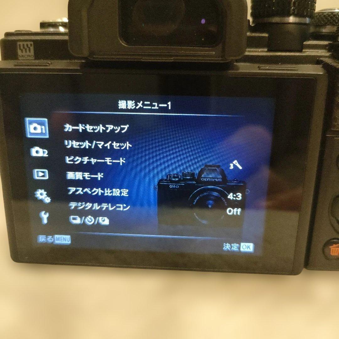 OLYMPUS OM-D E-M10 Mark II 14-42mm【美品】