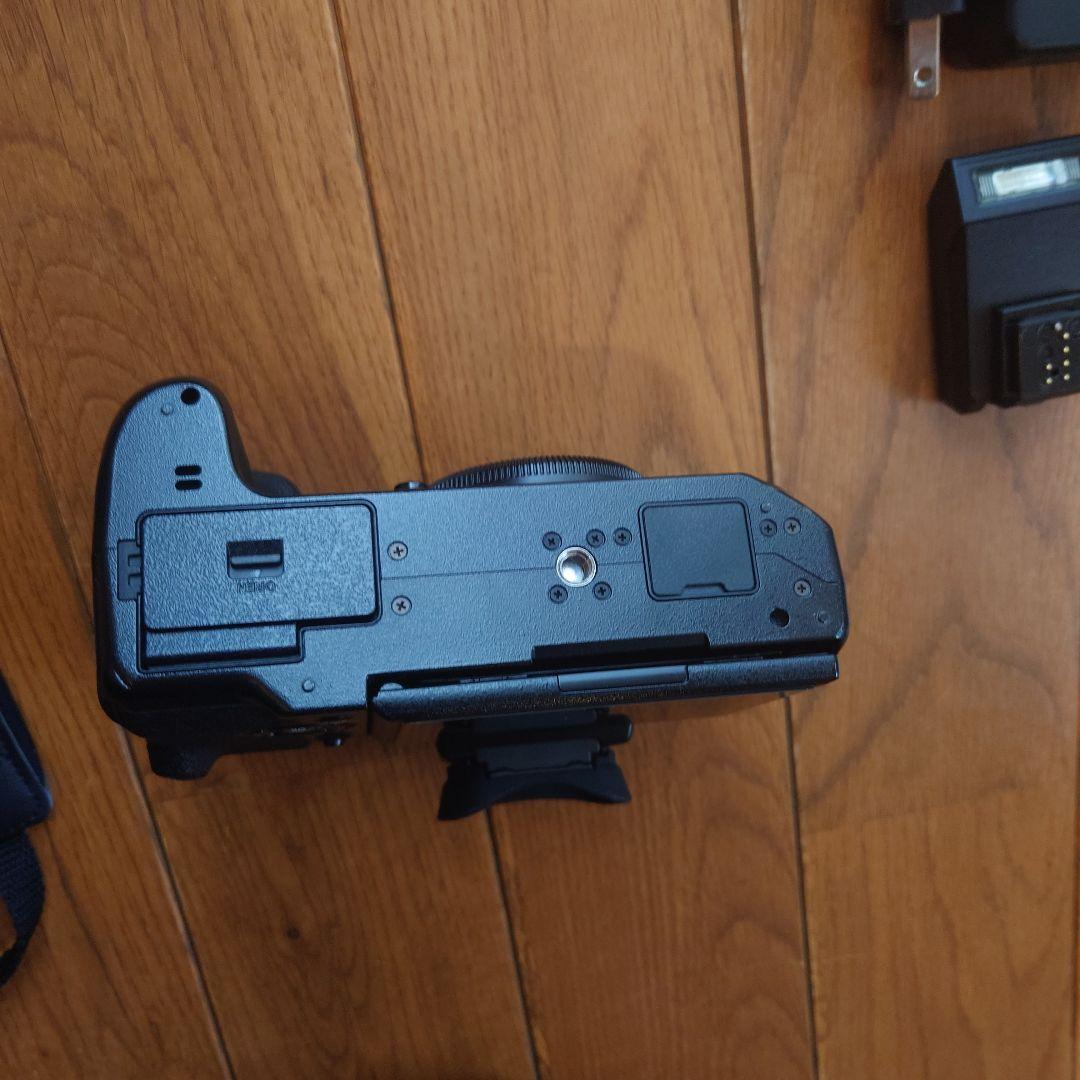 【美品】FUJIFILM X−H1　フジフイルム　ミラーレス一眼カメラ