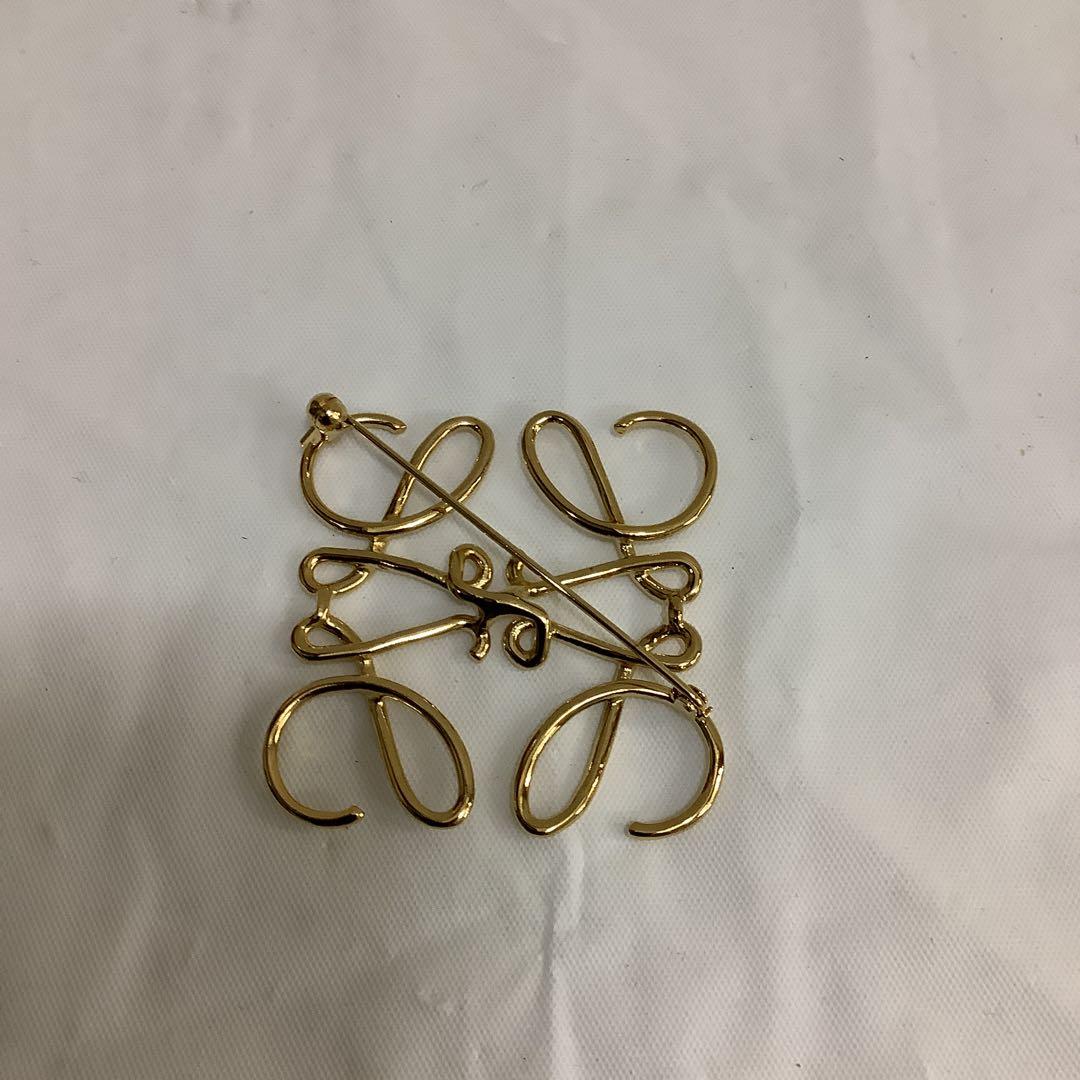 7819⑥LOEWE ゴールド ブローチ