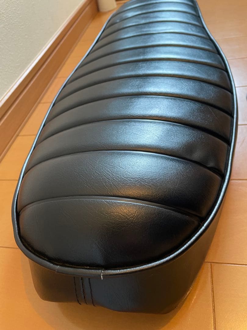 スーパーカブ、クロスカブ用 TWR製ローダウンシート　ブラック