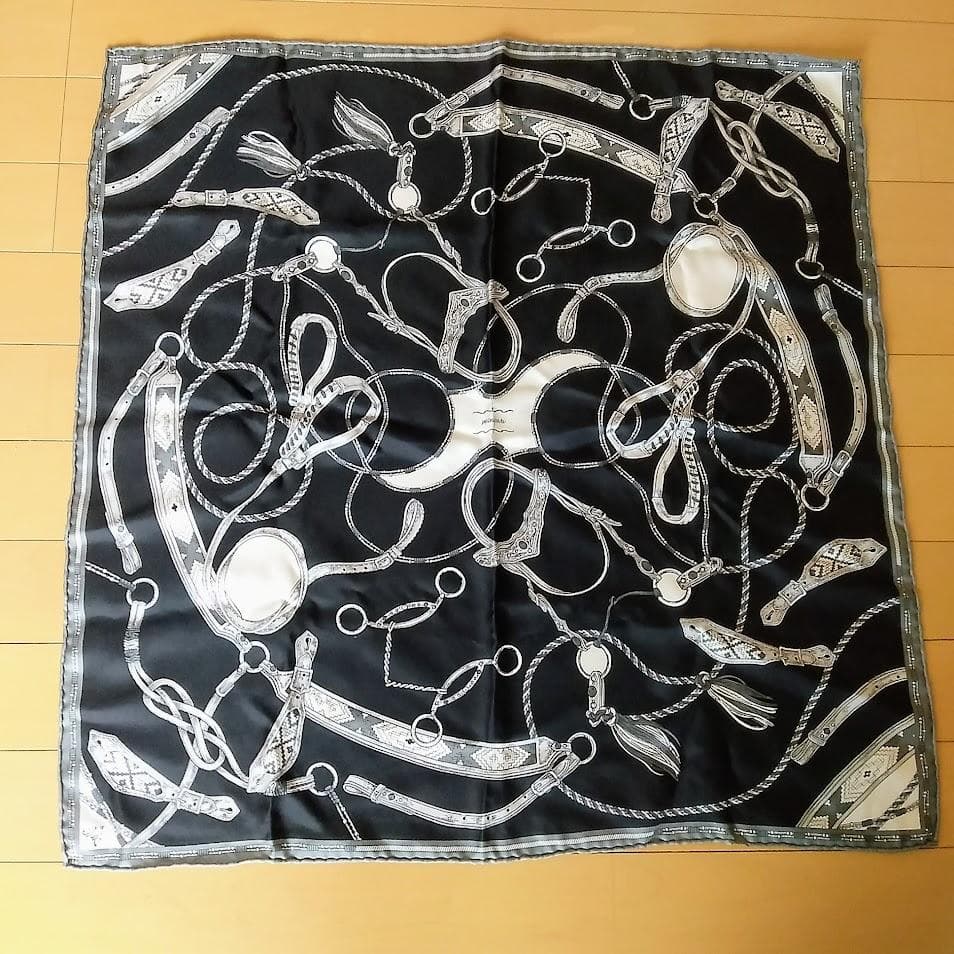 【美品】manipuri マニプリ シルクスカーフ 65 ネイティブビット