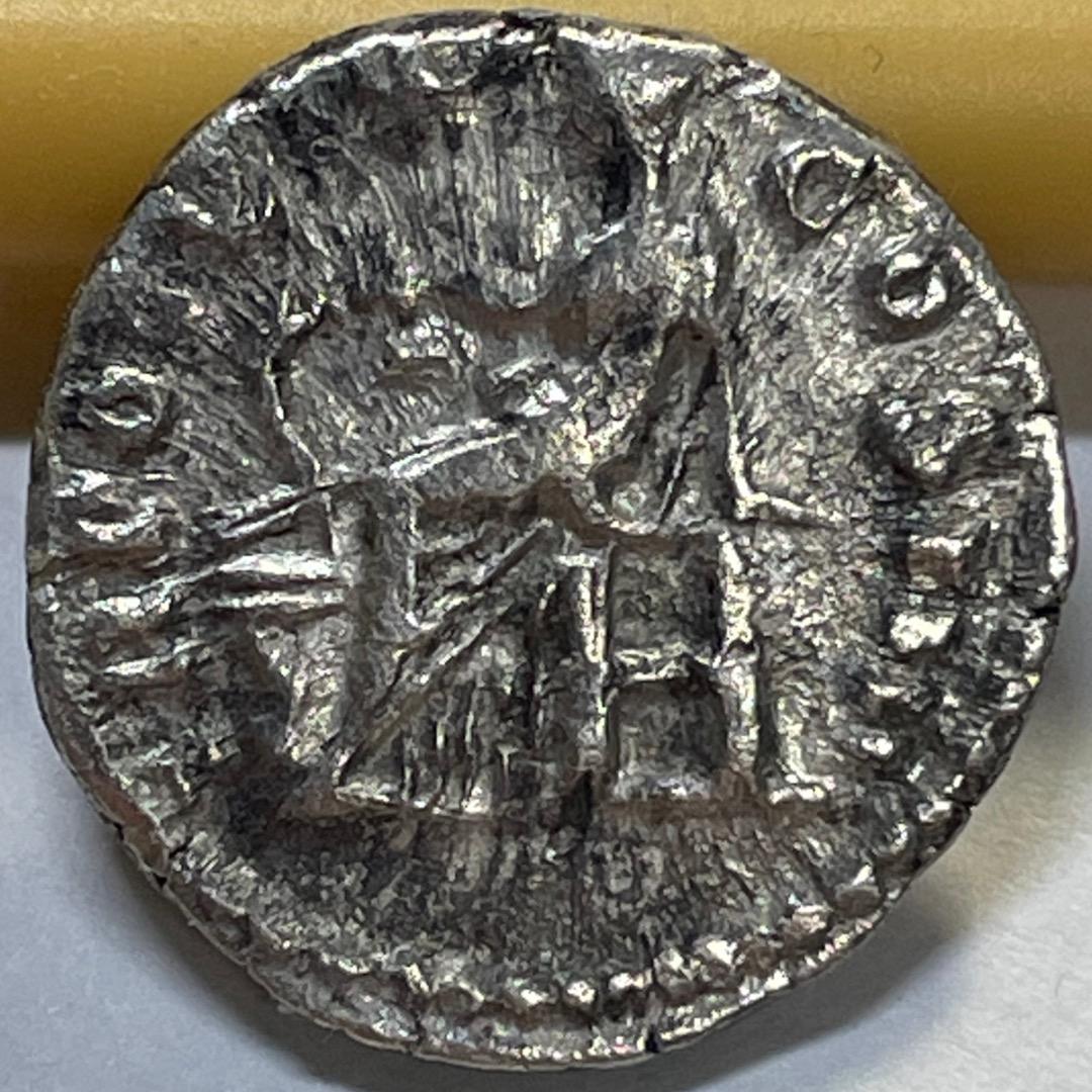 【古代ローマ 銀貨】155-156年 アントニヌス・ピウス 女神 サルス 座像