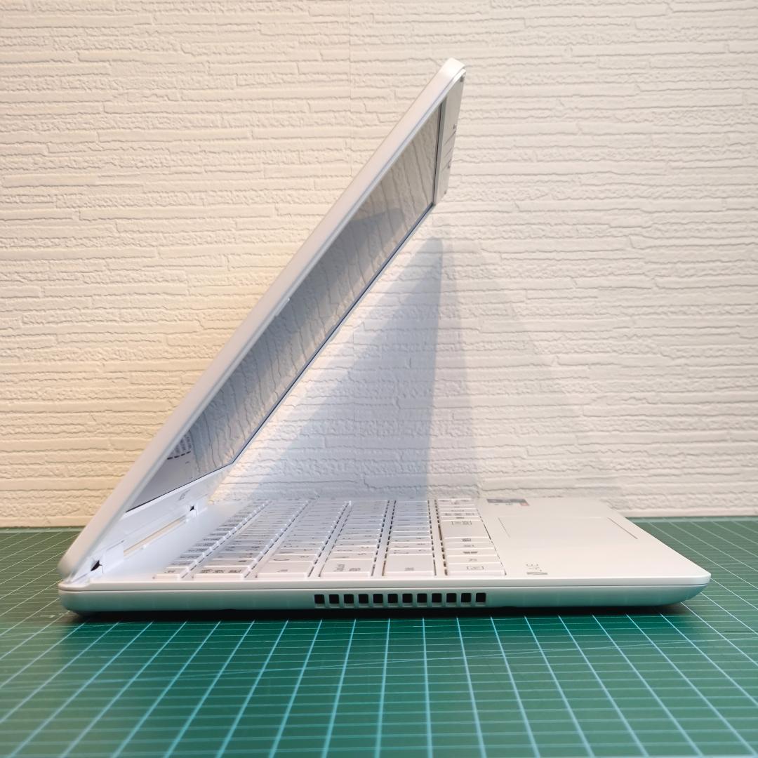 【美品】 NEC LAVIE i7 11世代 軽量 モバイル ノートパソコン