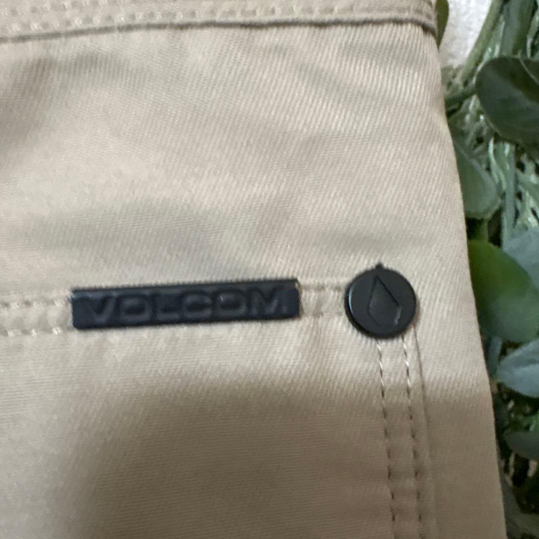 美品　VOLCOM　スノーウェア　上下セット