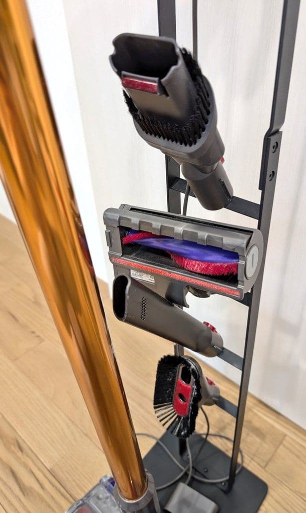 【動作確認済、清掃済】ダイソン　SV12 コードレスクリーナー　本体、ノズル