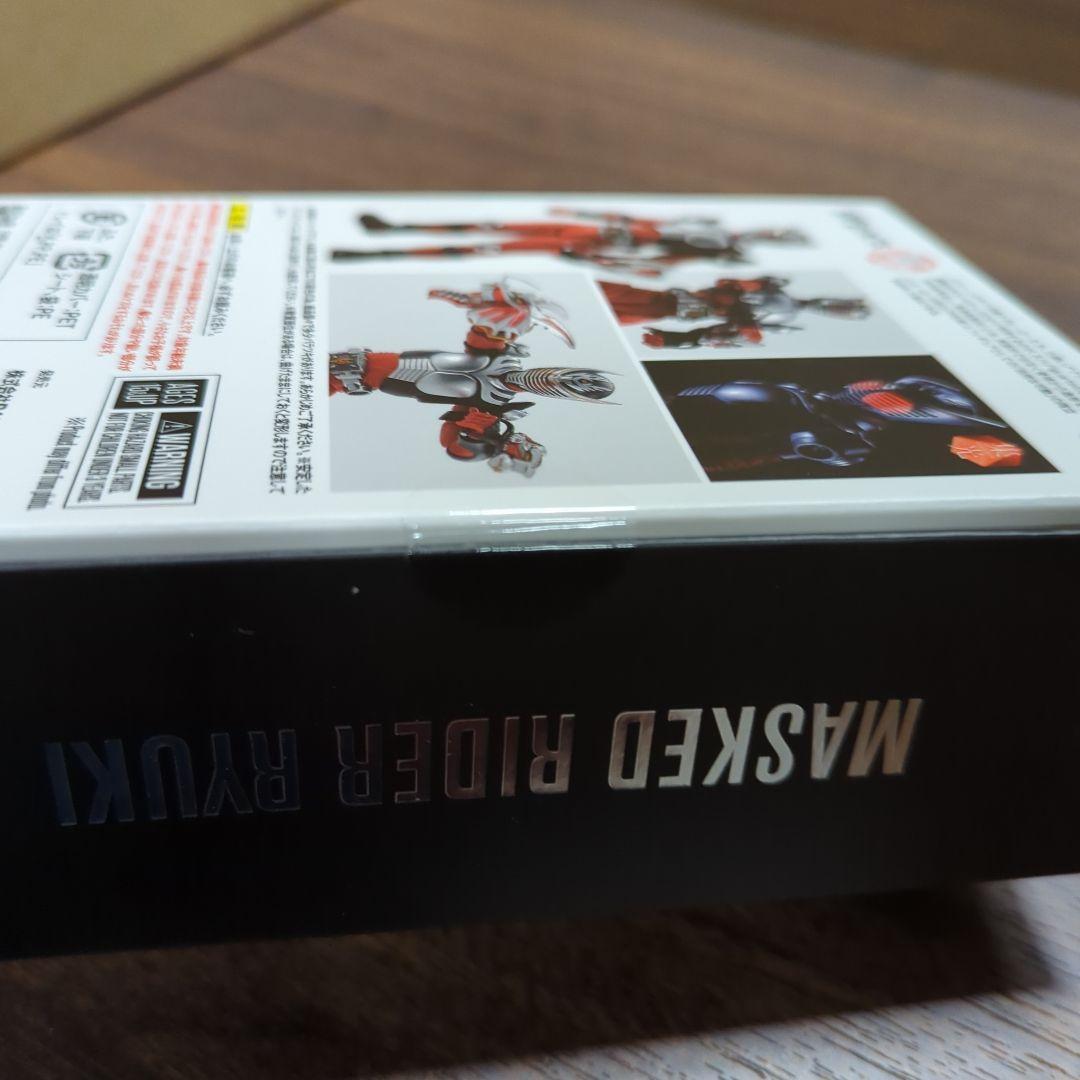 S.H.フィギュアーツ（真骨彫製法） 仮面ライダー龍騎 新品