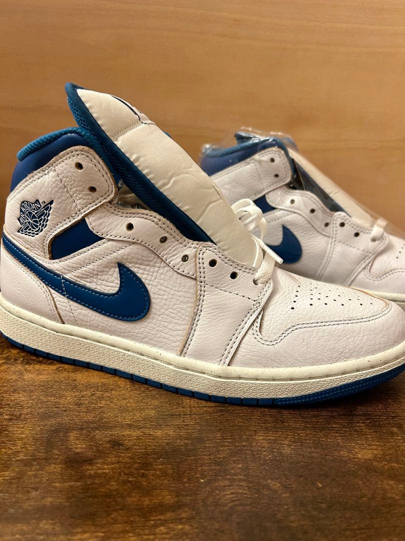 靴 AIR JORDAN 1 MID SE 26cm