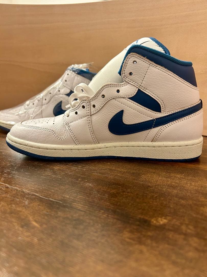 靴 AIR JORDAN 1 MID SE 26cm