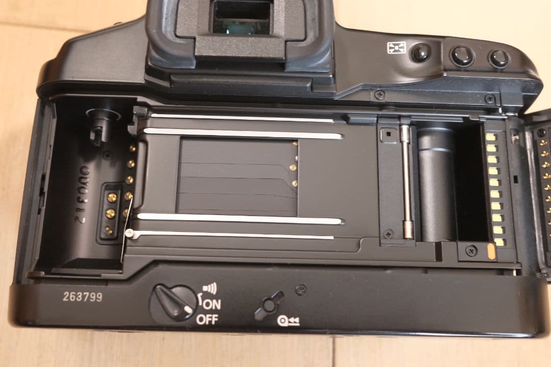 Canon EOS-1V 一眼レフカメラ【箱と説明書付き】