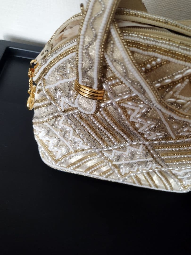 ＬＵＭＹ はしもと皇室御用達　ビーズバック　普段使いに使えそうなお洒落タイプ