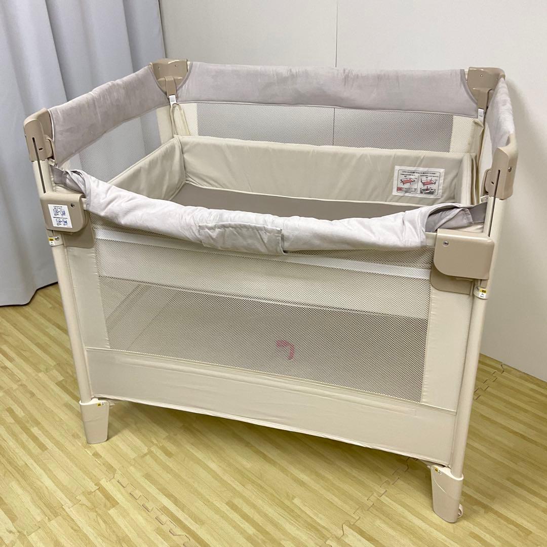 美品！アップリカ ベビーベッド ココネル エアー プラス AB ホワイトベージュ