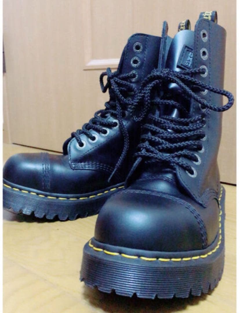 ひ*ろ様 希少　Dr.Martensクレイジーボム　10ホール　UK5