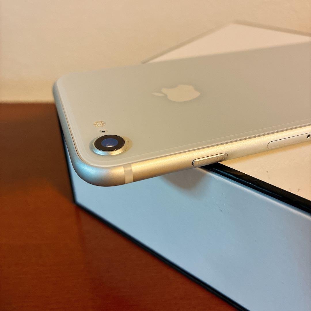 【極美品】iPhone8 64GB シルバー Apple SIMフリー