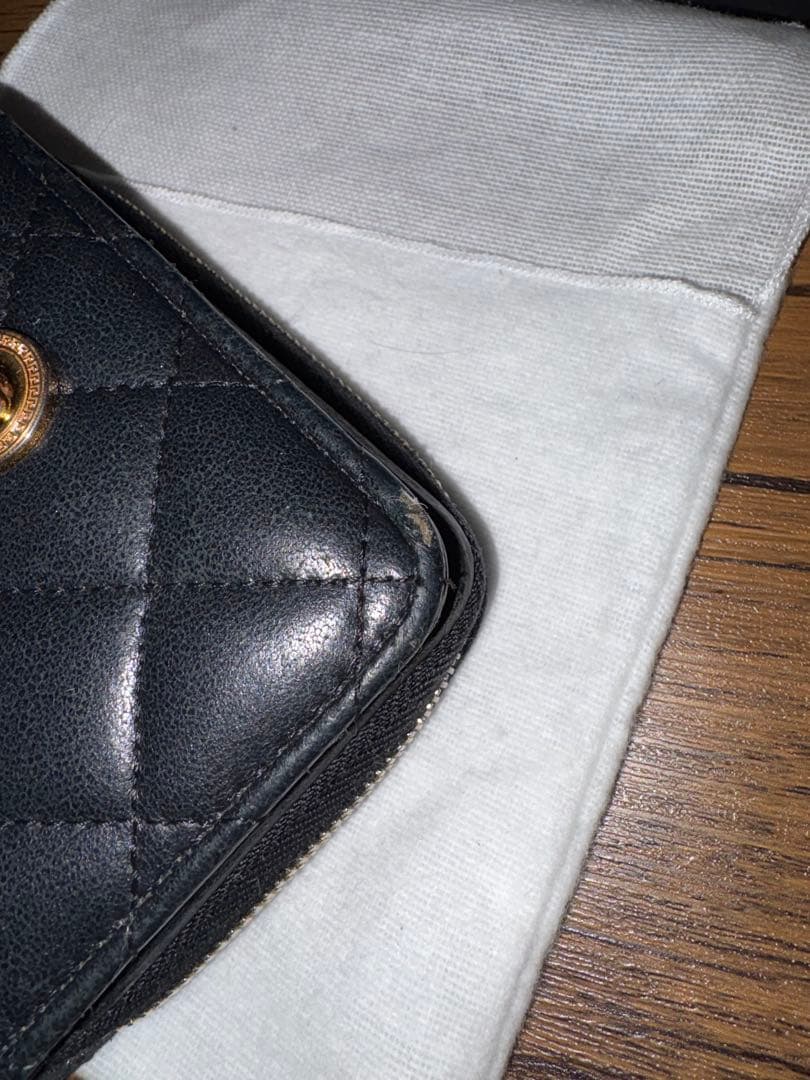 VERSACE ヴェルサーチ 二つ折り財布 キルティング レザー メデューサ黒