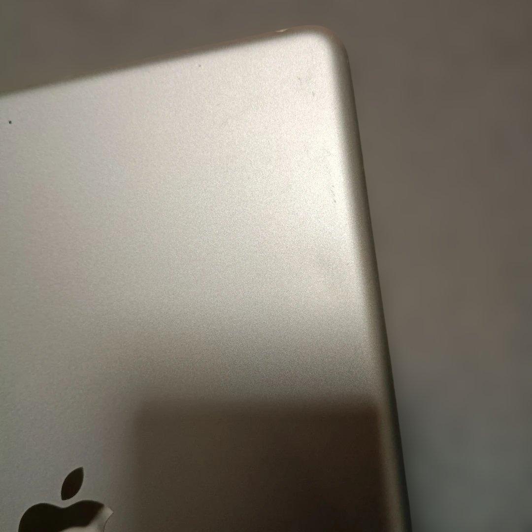 Apple iPad (第６世代) 32GB シルバー本体