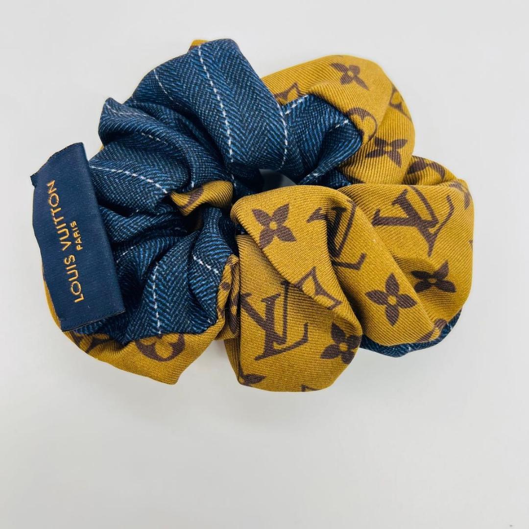 ひらやましょう M77011　シュシュ　モノグラム シュシュ ブラウン