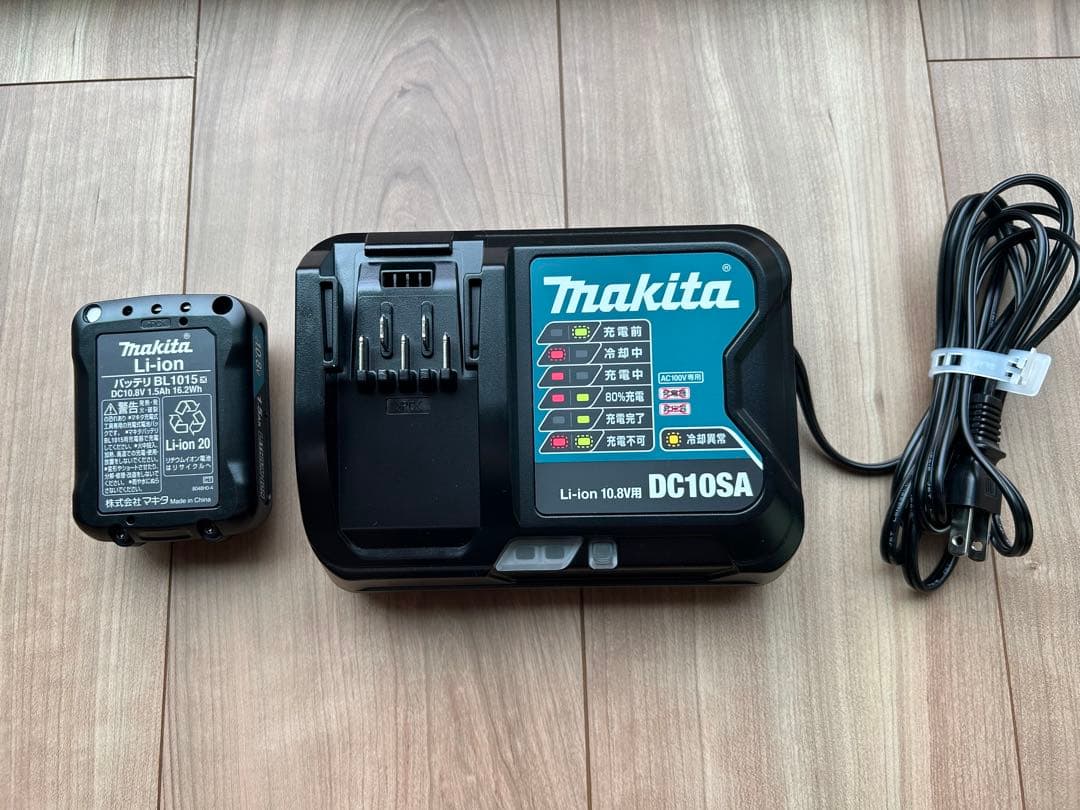 マキタクリーナー バッテリー&充電器セット　紙パック59枚付き