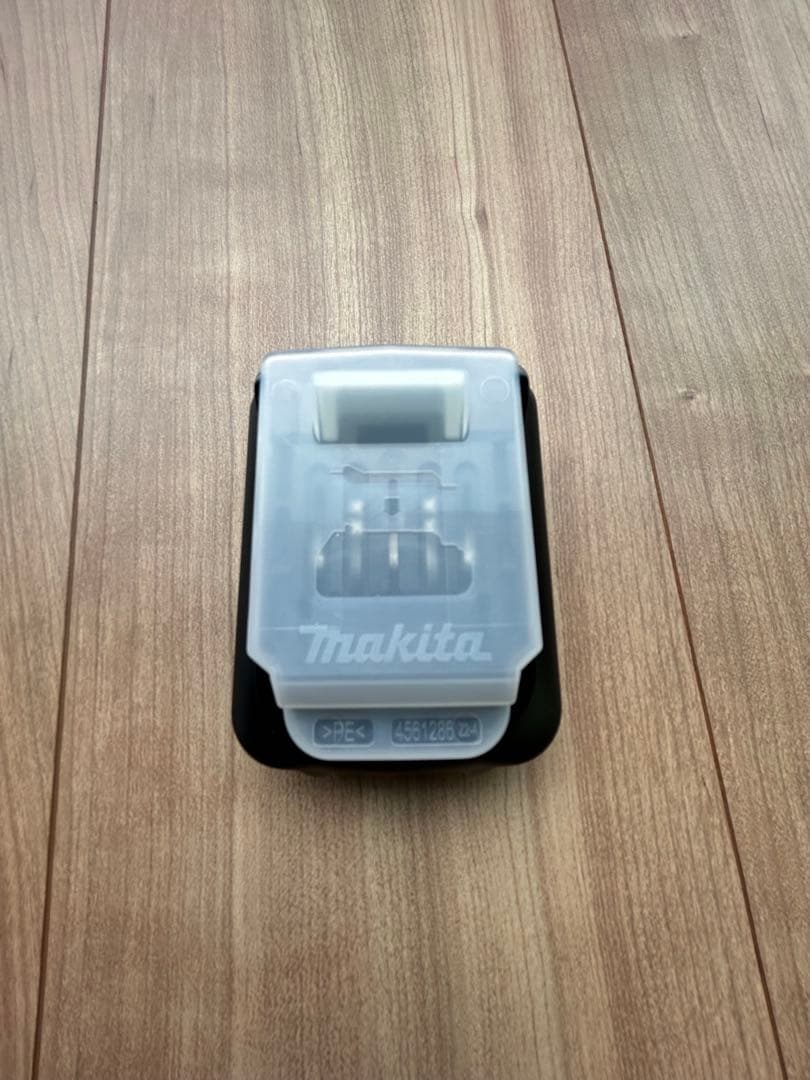 マキタクリーナー バッテリー&充電器セット　紙パック59枚付き