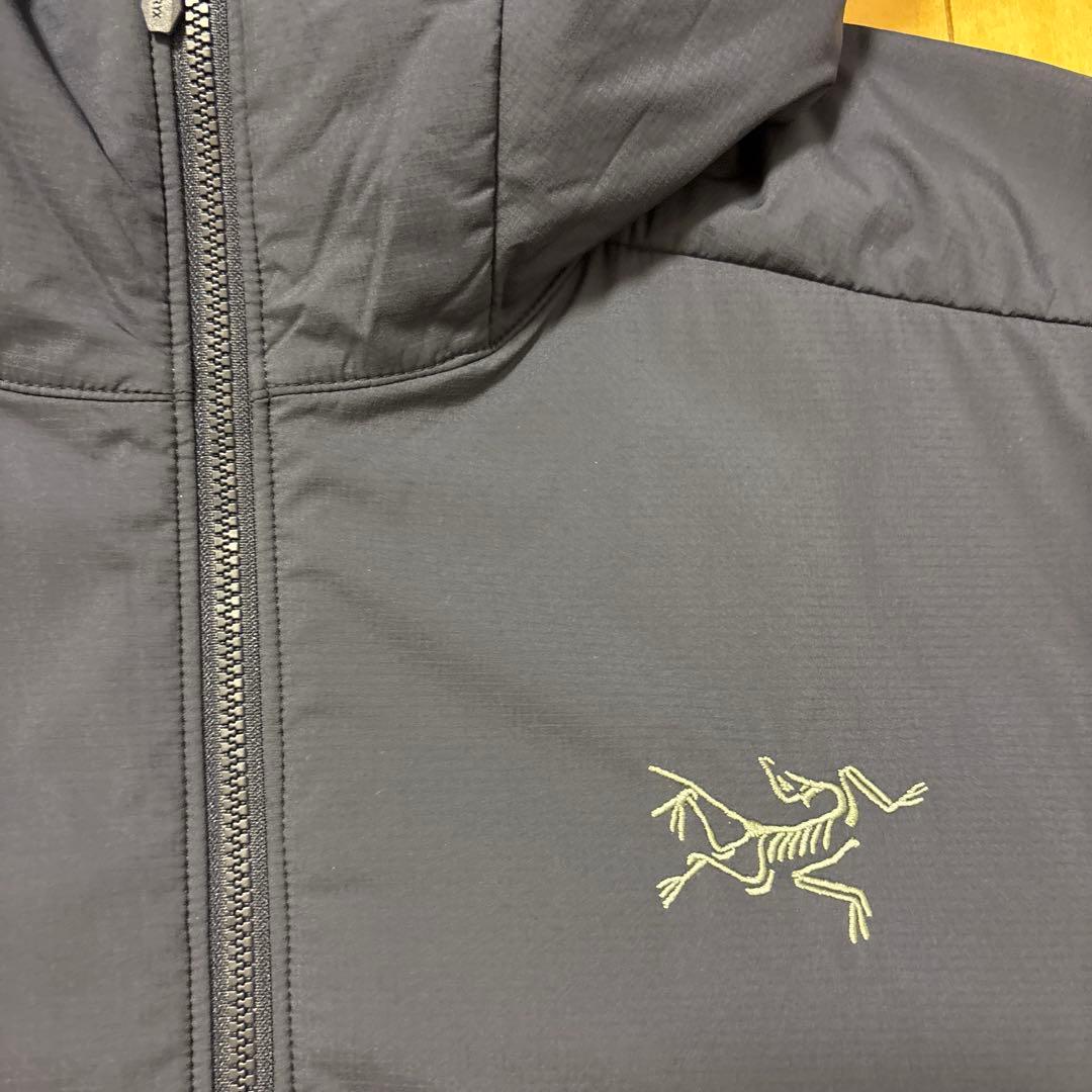 ARC'TERYX Atom Hoody Lサイズ　ブラックサファイア