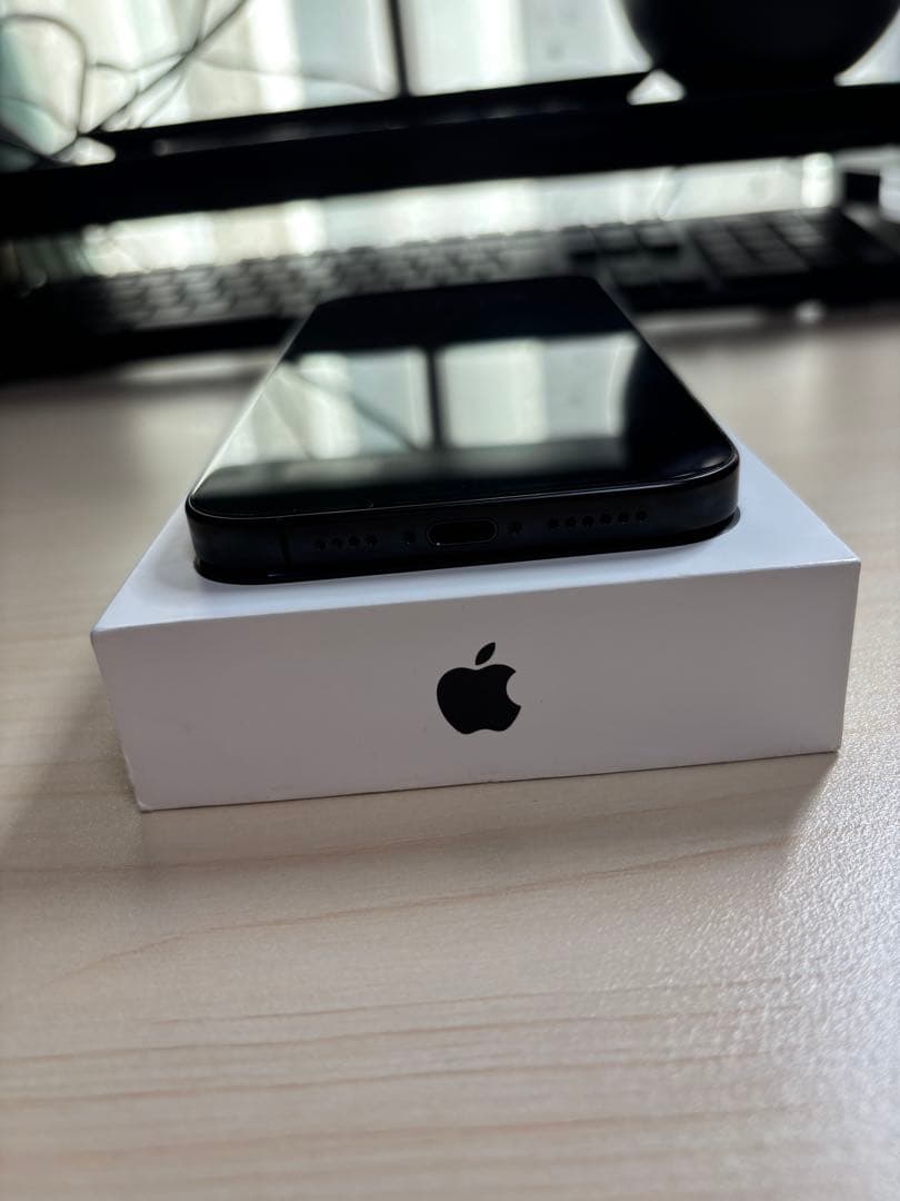 【美品】Apple iPhone 16 Pro Max 512GB 本