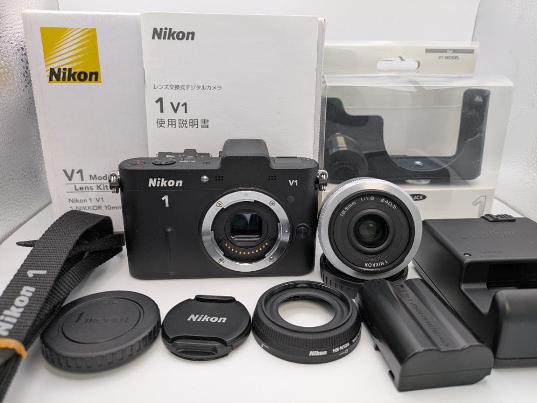 Nikon 1 V1 ミラーレスカメラ 本体と付属品
