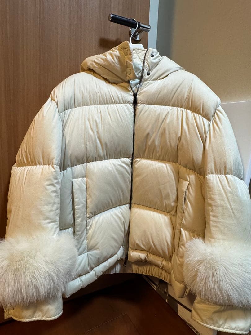 MONCLER フード付きダウンジャケット