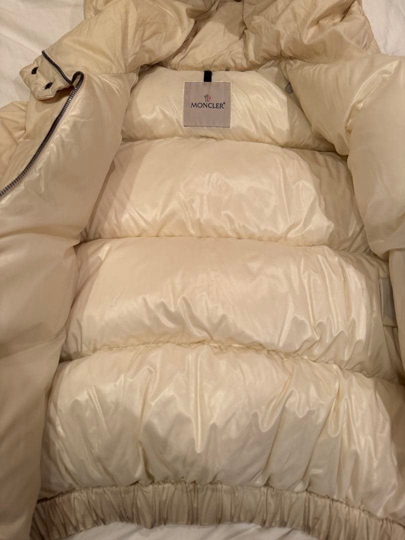 MONCLER フード付きダウンジャケット