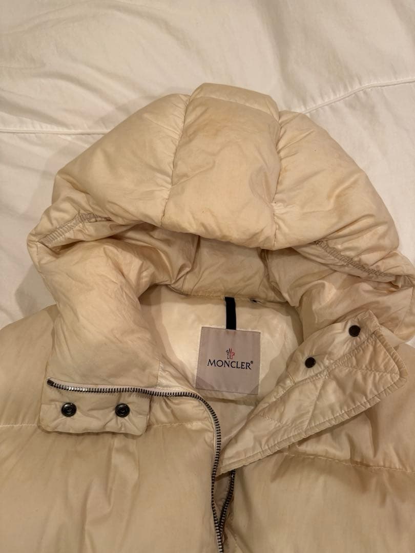 MONCLER フード付きダウンジャケット