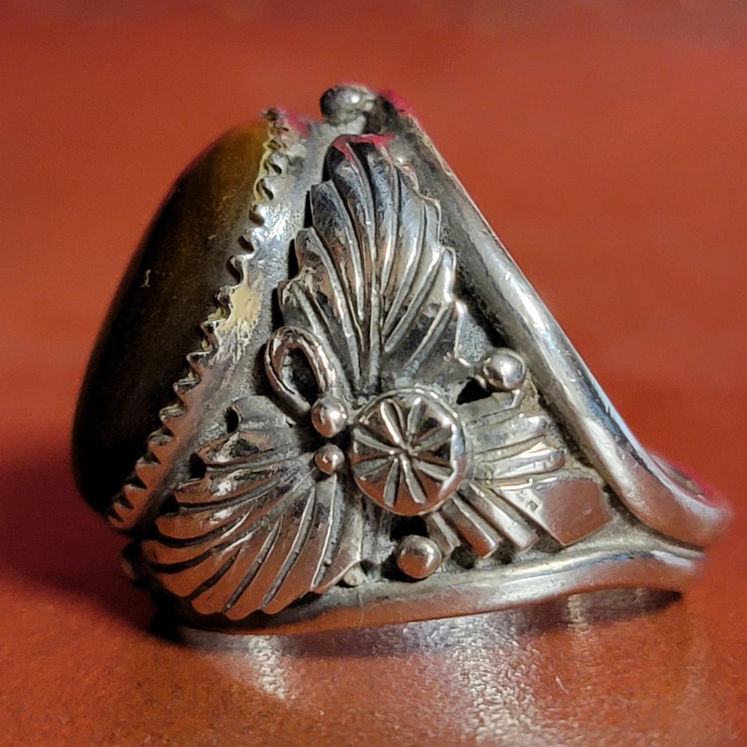 銀の指輪 ビンテージ品 シルバー925 ナバホ シルバーリング タイガーアイ