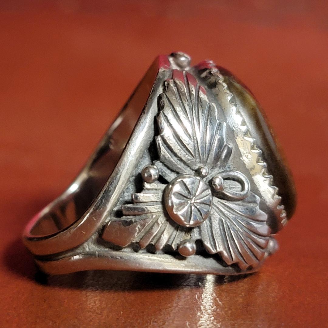 銀の指輪 ビンテージ品 シルバー925 ナバホ シルバーリング タイガーアイ