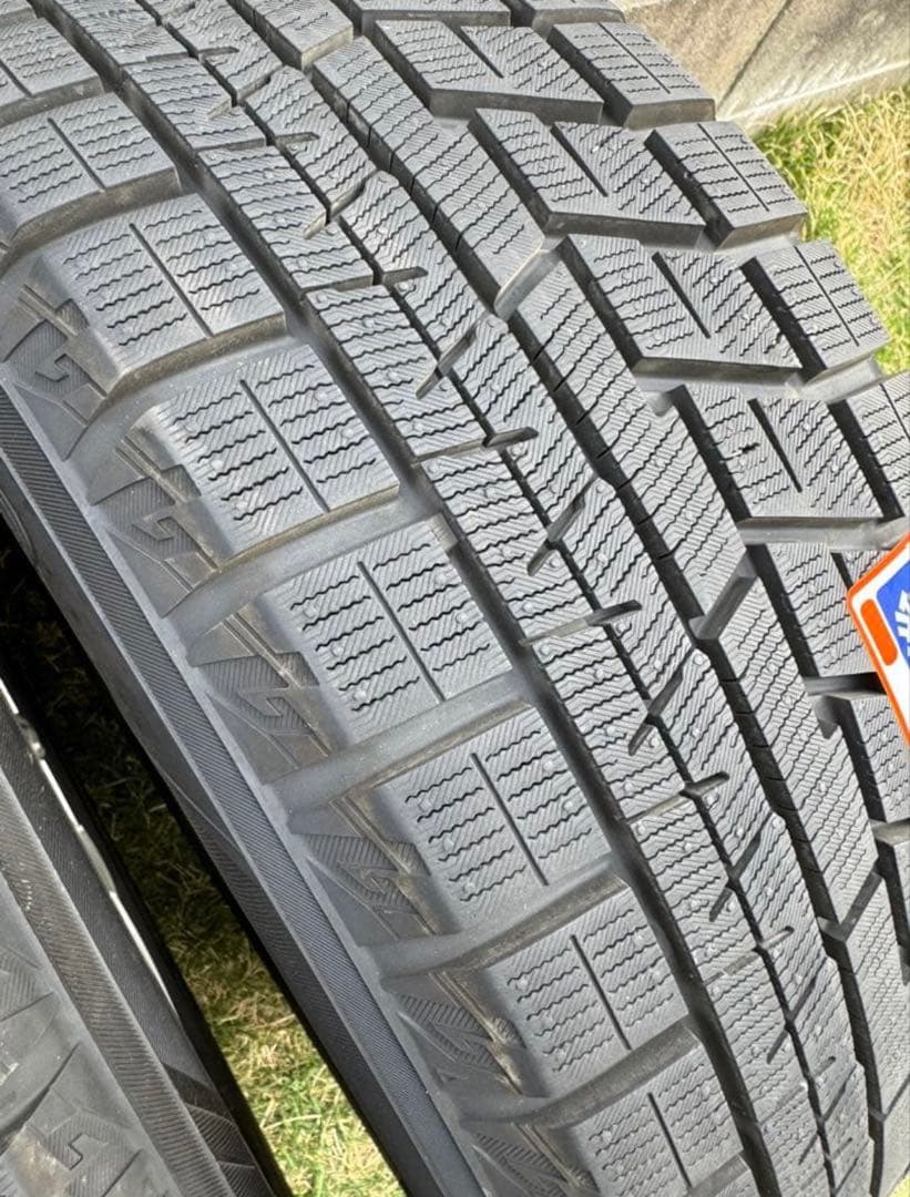 SUV用スタッドレスタイヤ　4本セット　ナット・スペーサー付