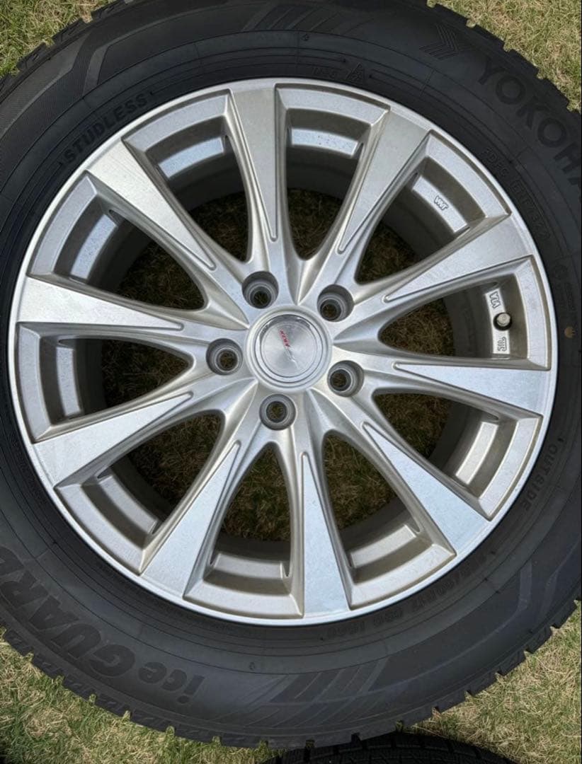 SUV用スタッドレスタイヤ　4本セット　ナット・スペーサー付