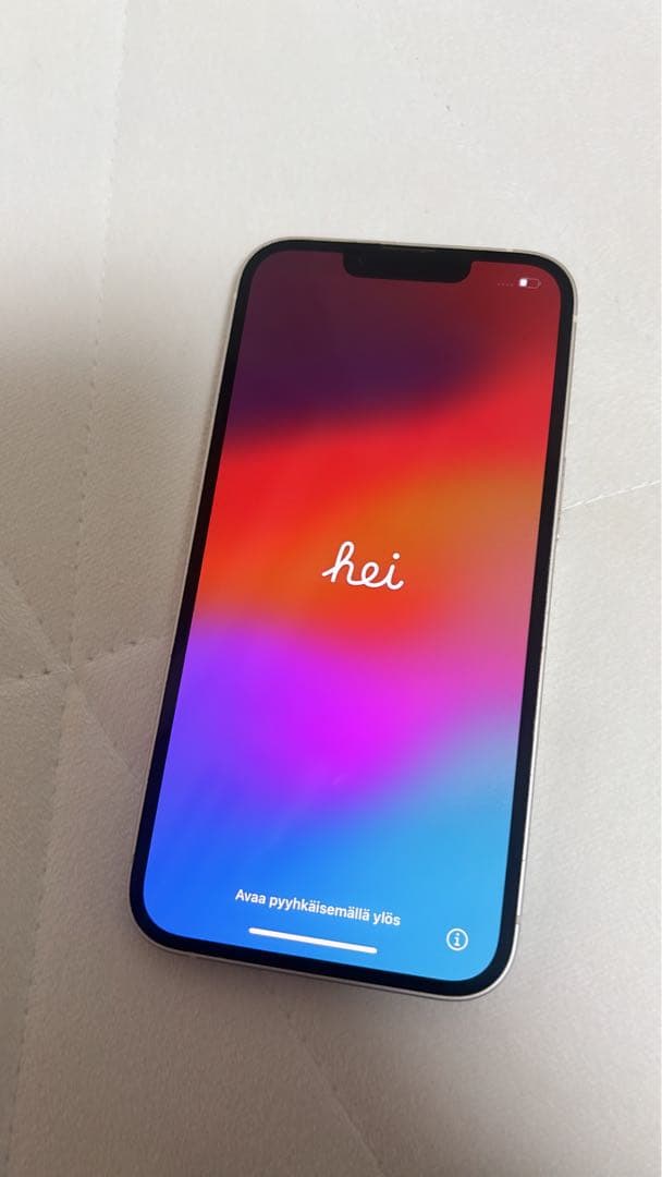 iPhone 13 128GB 本体 スターライト