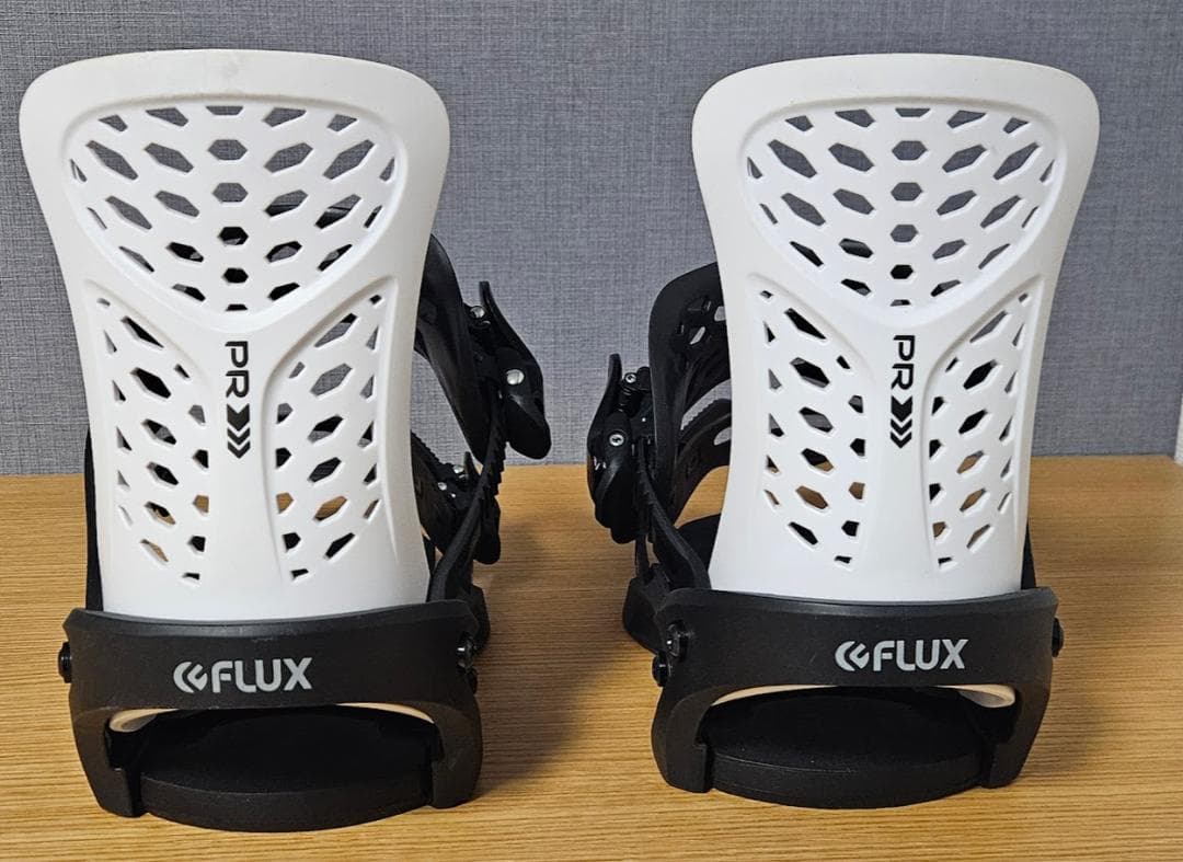 FLUX PR Mサイズ スノーボードビンディング