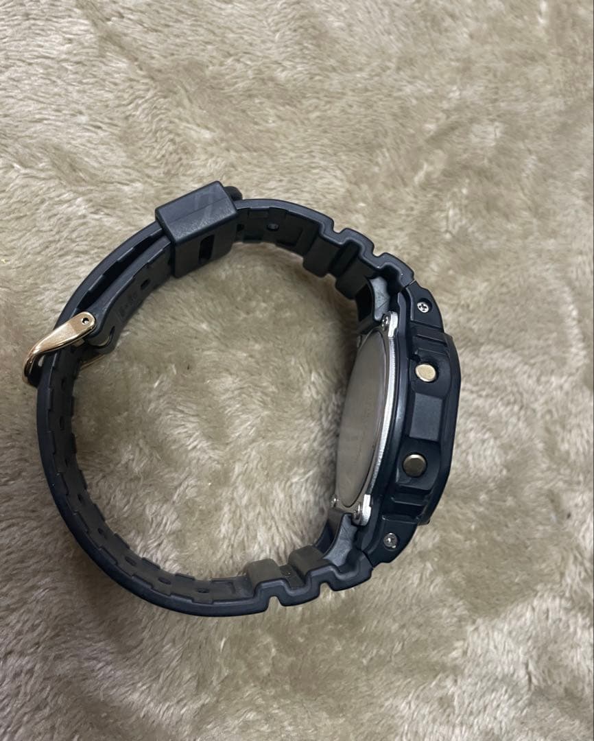 CASIO G-SHOCK DW-5600E ゴールド