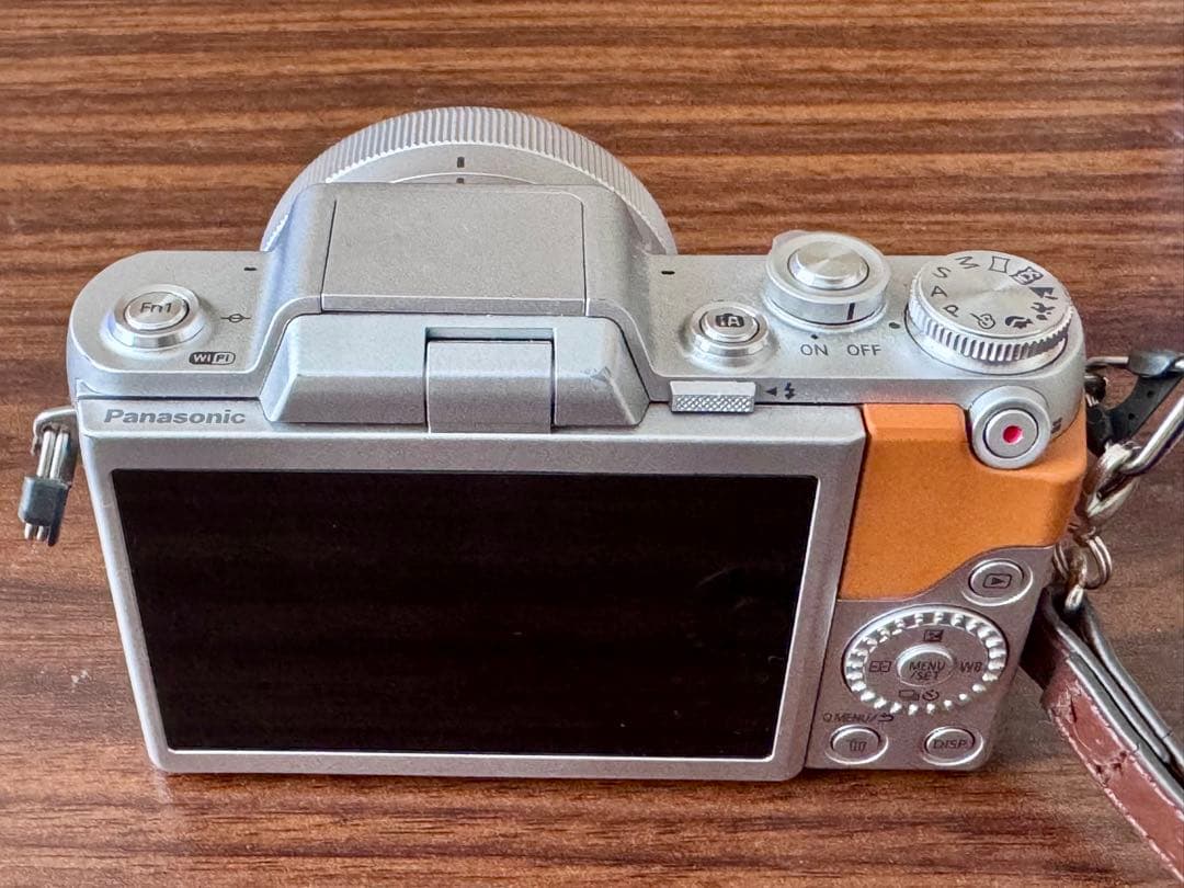 LUMIX G ミラーレスカメラ + 2本レンズ