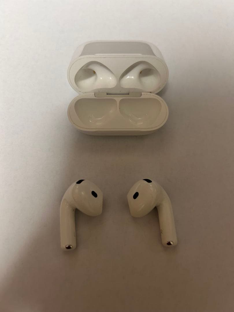 AirPods4 本体 ホワイト ノイズキャンセリング無し