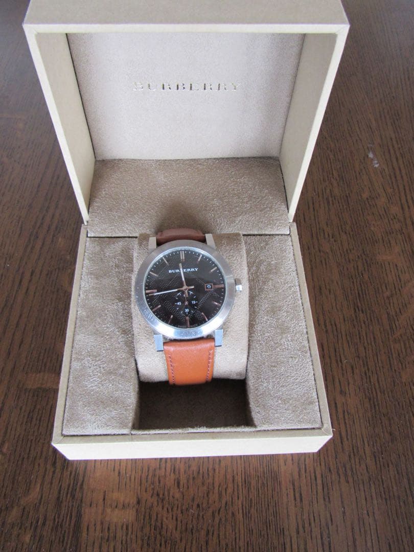 BURBERRY スイス製 メンズ腕時計 ブラック文字盤 スモールセコンド 箱付