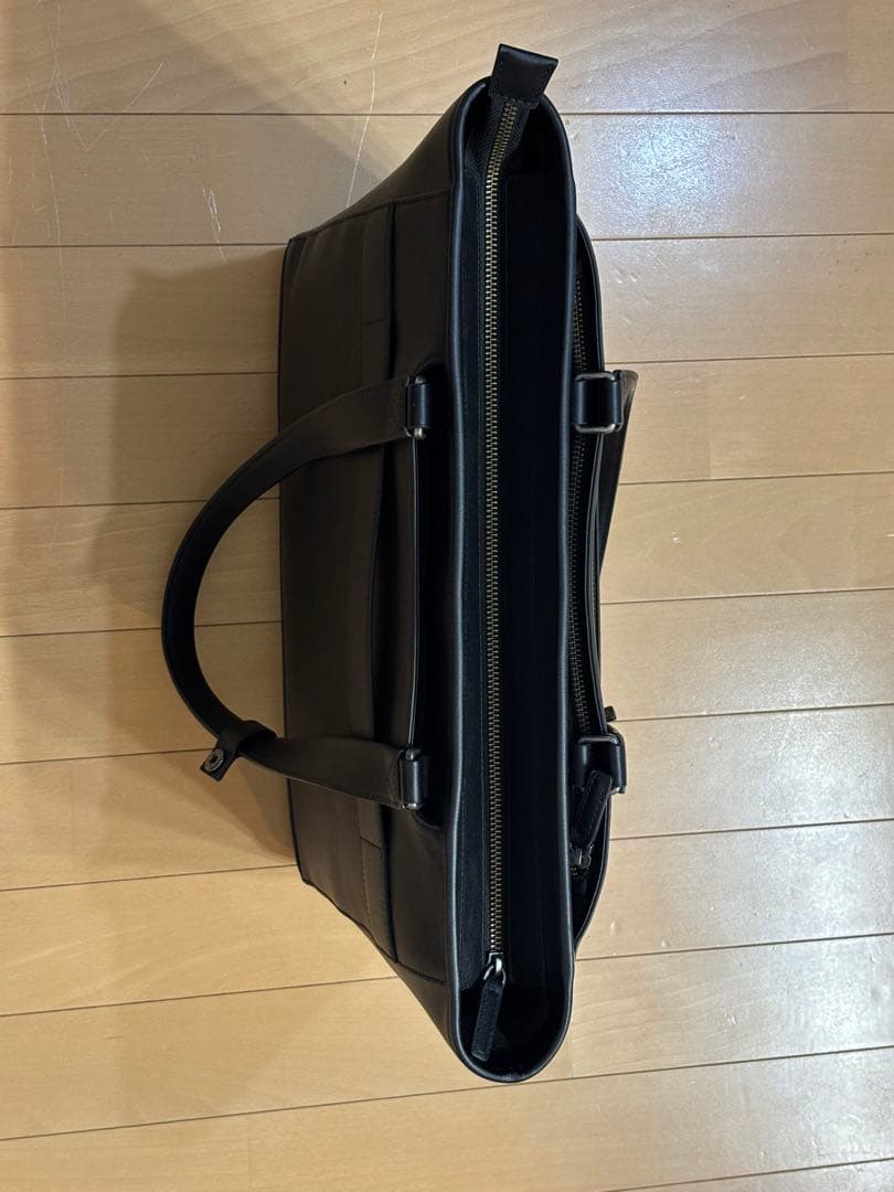 極美品　evoon 本革トートバッグ　自立　収納多数