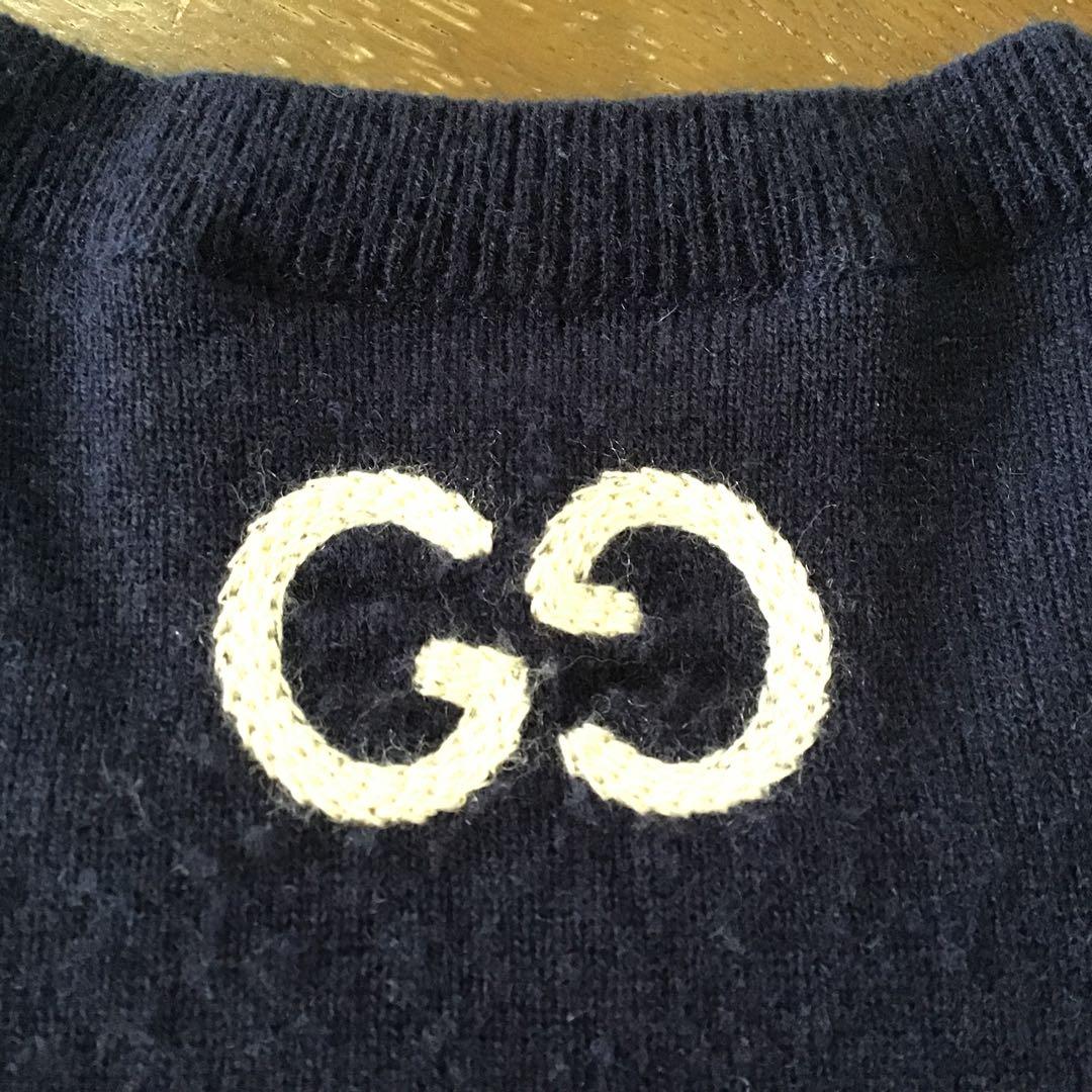 GUCCI カシミヤセーター！軽くて暖かい！濃紺！バックロゴ！美品！