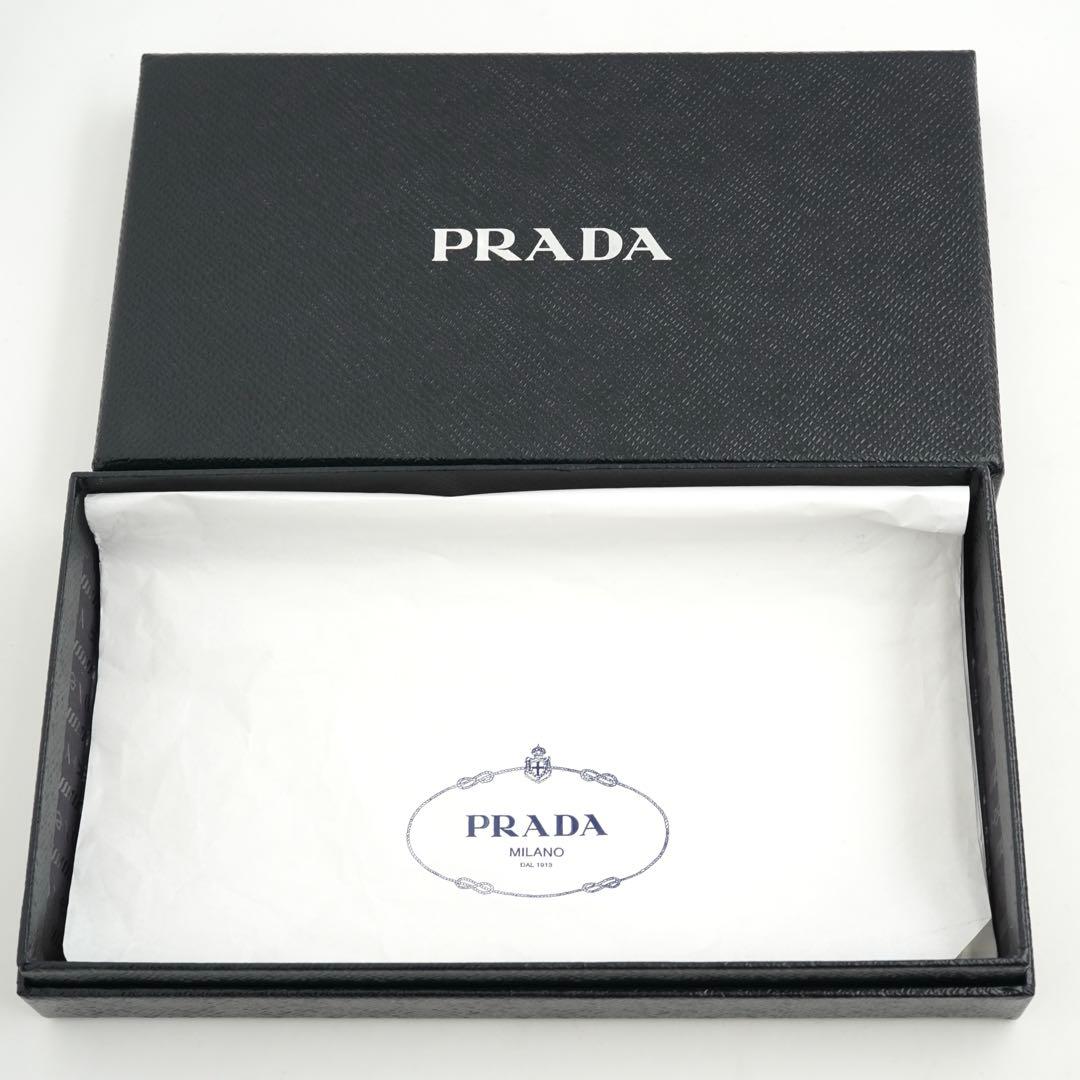 ✨新品未使用・箱付き✨　PRADA 長財布　サフィアーノ　レザー　三角プレート