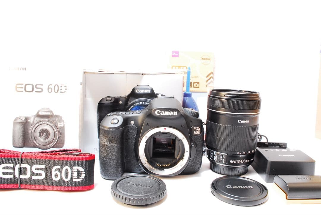 万能レンズつき✨超美品✨️Canon EOS 60D✨スマホ転送OK 付属品充実