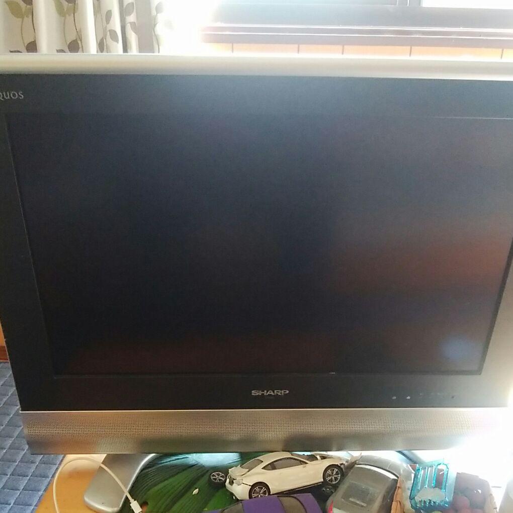 液晶カラーテレビ