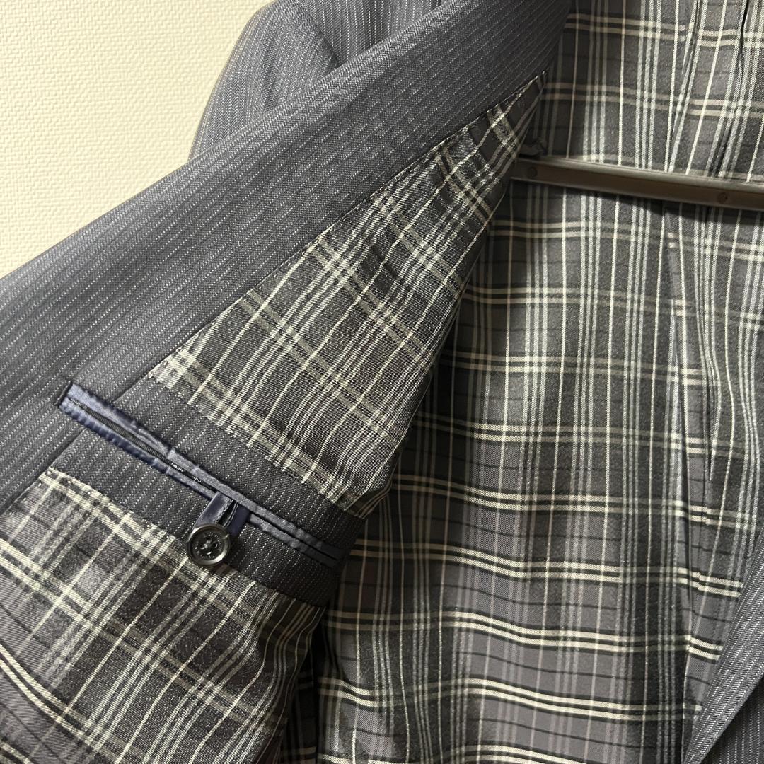 【新品・未使用】ジャケットグレー縦ストライプ（バーバリーブラックレーベル）