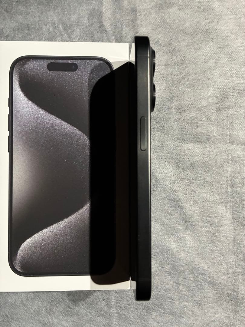 iPhone 15pro 128GB ブラックチタニウム　SIMフリー
