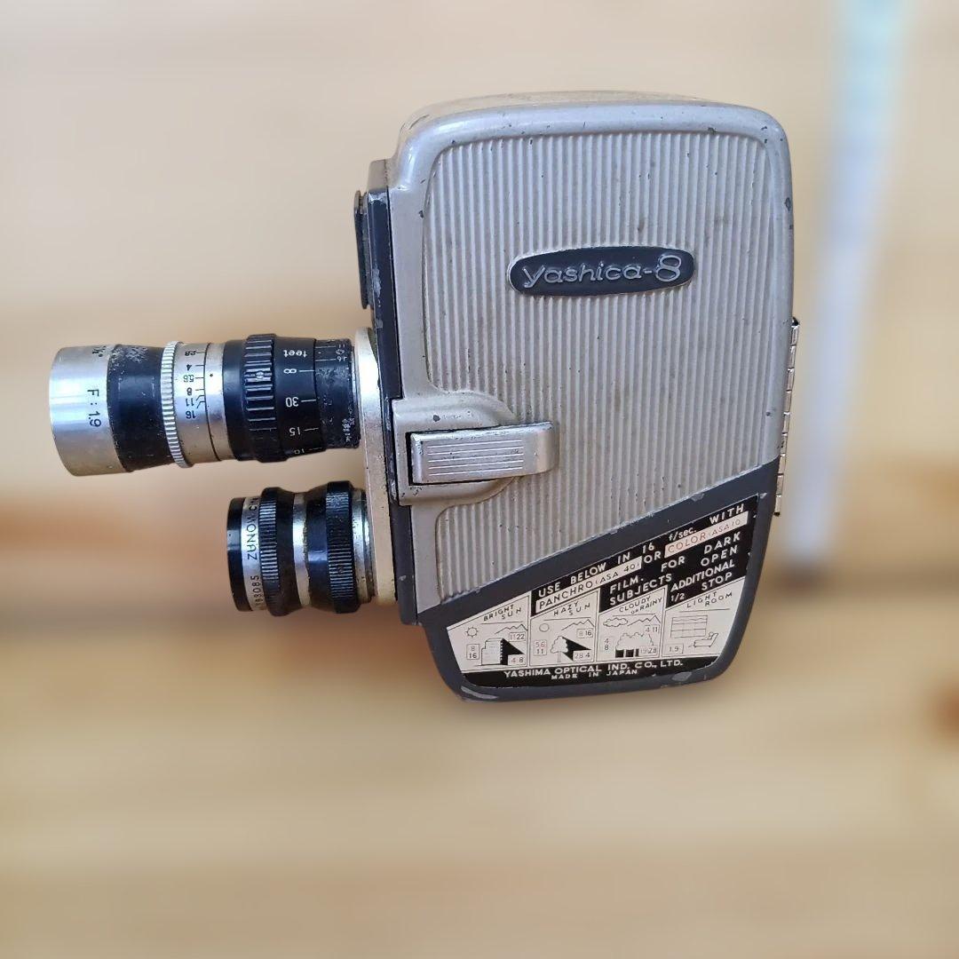 Yashica-8 レンジファインダーカメラ