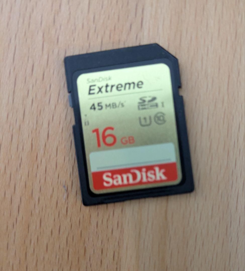 藤尾　Canon EOS Kiss M