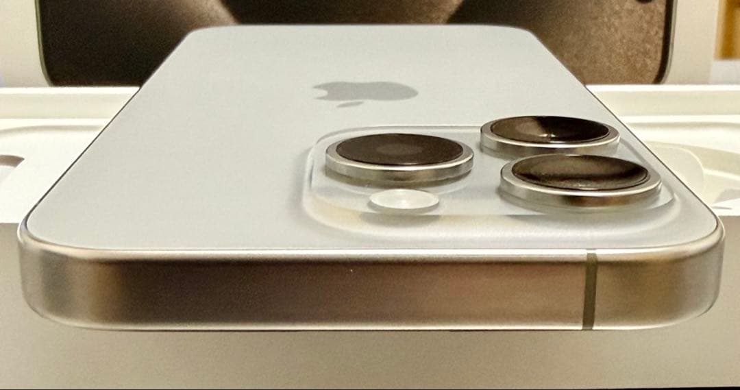 美品　Apple iPhone 15 Pro 128GB バッテリー93%